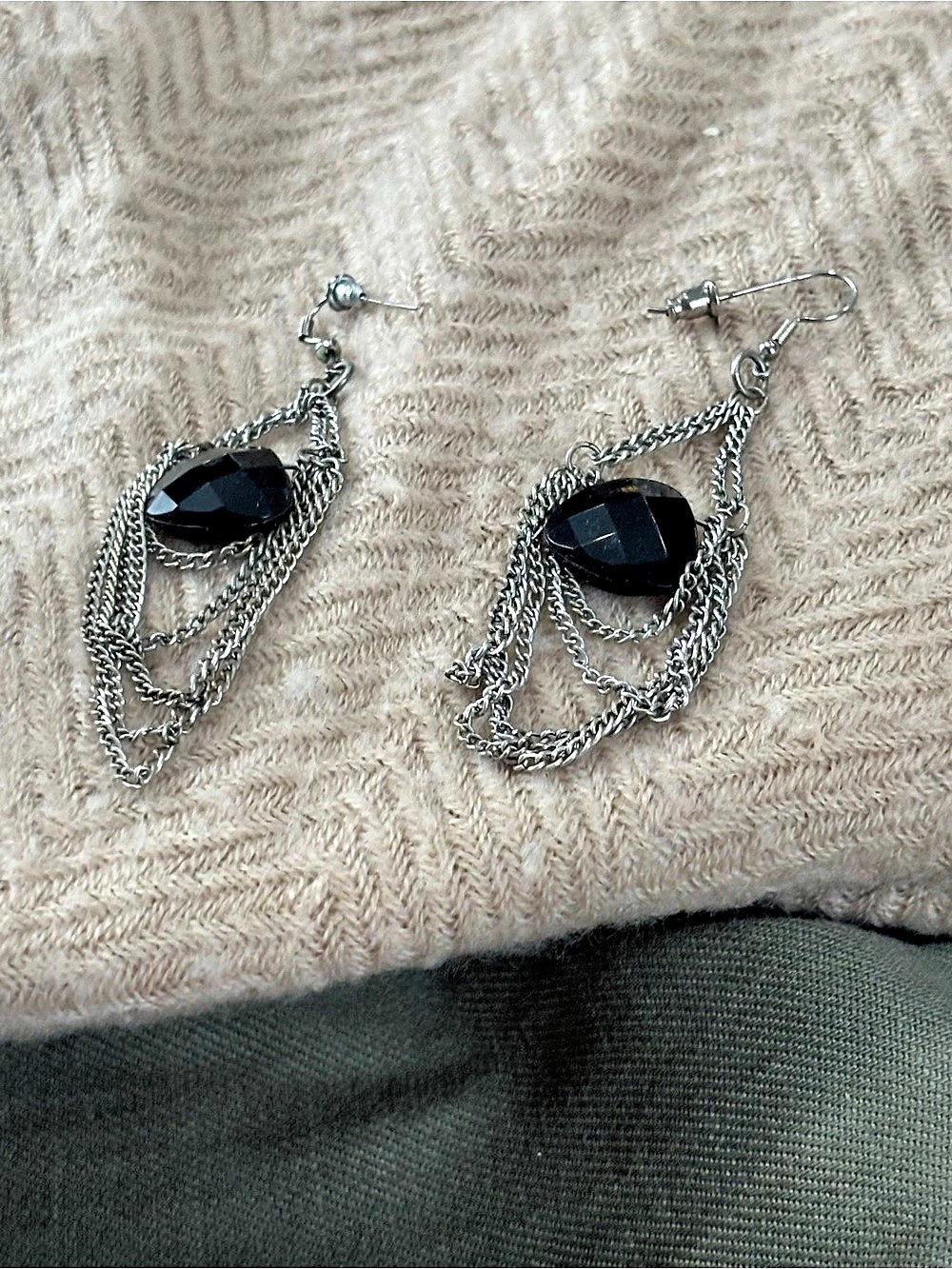 Black & Silver Chain Drop Earrings Like New